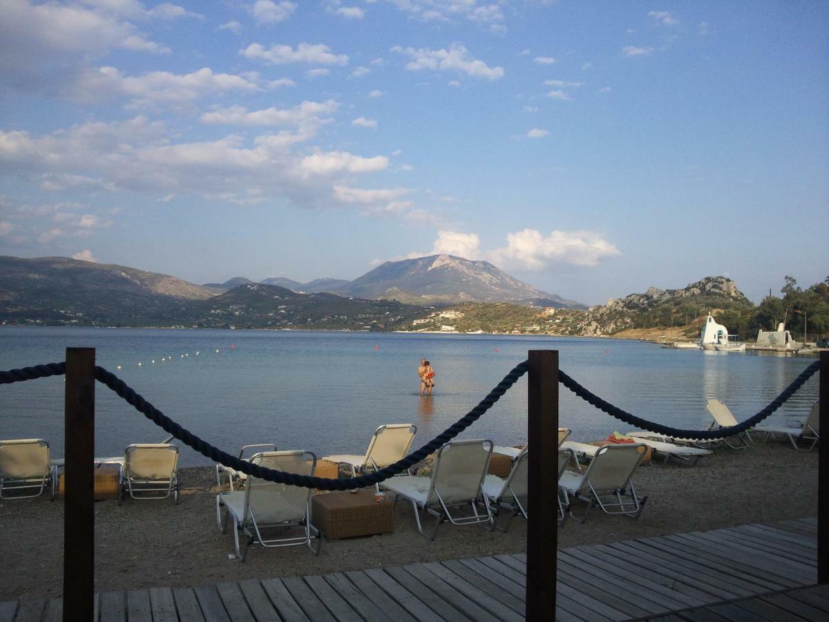 فيلا Beautiful House By The Sea,Loutraki Skaloma. المظهر الخارجي الصورة