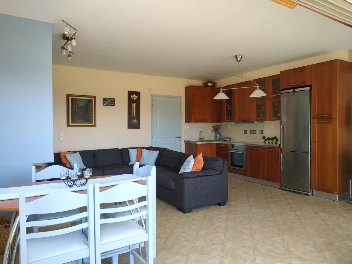 فيلا Beautiful House By The Sea,Loutraki Skaloma. المظهر الخارجي الصورة